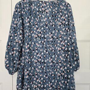 Collective Concepts  Romain V-Neck 2X